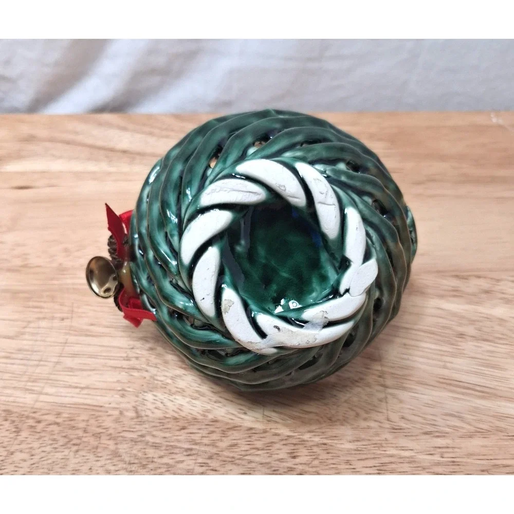 Green Round Ceramic Basket Woven Lattice w/Handle Pinecones Bow Bell Christmas